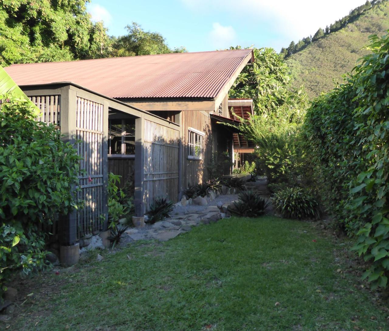 Comfortable Maison Papetoai Exterior photo